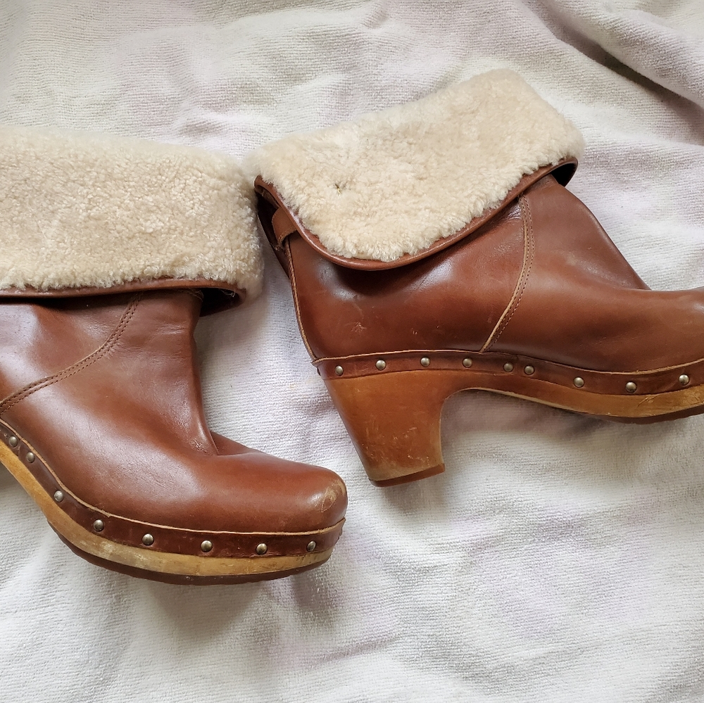 UGG Lynae boots size 8